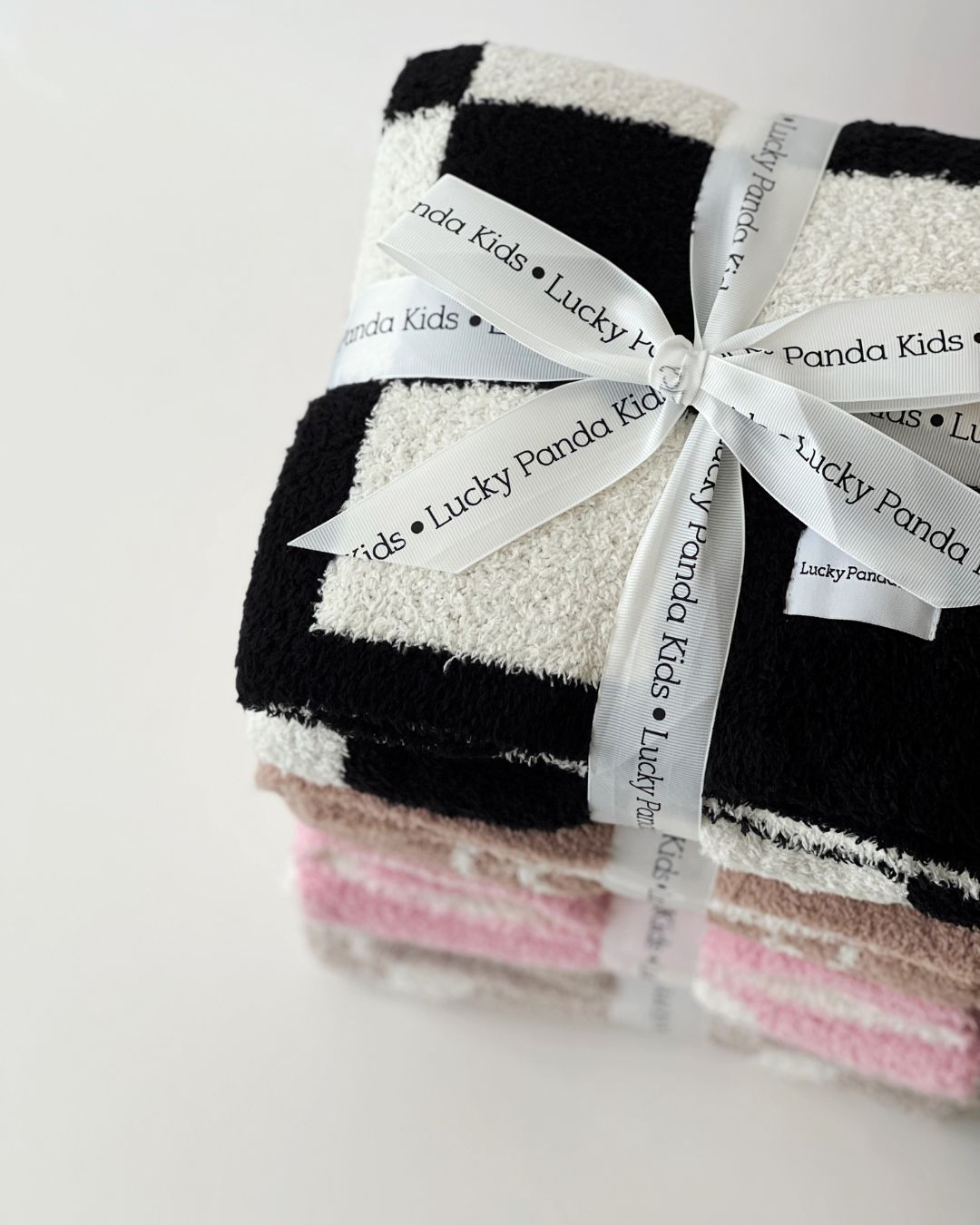 Checkered Plush Blanket | Black - Plush Blanket - LUCKY PANDA KIDS