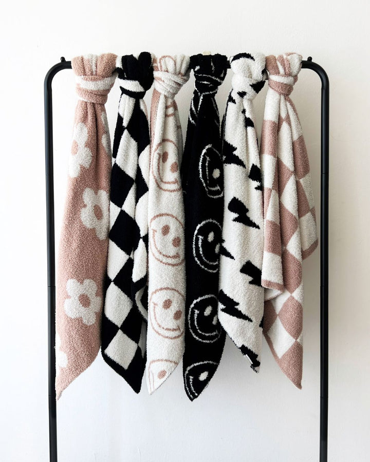 Checkered Plush Blanket | Black - Plush Blanket - LUCKY PANDA KIDS