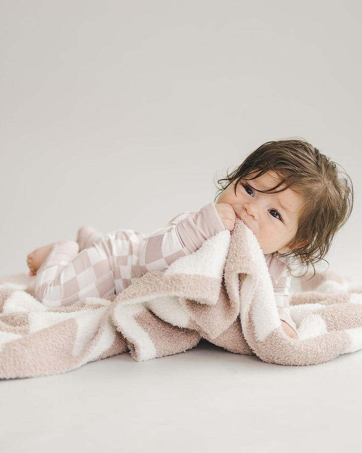 Checkered Plush Blanket | Latte - Plush Blanket - LUCKY PANDA KIDS