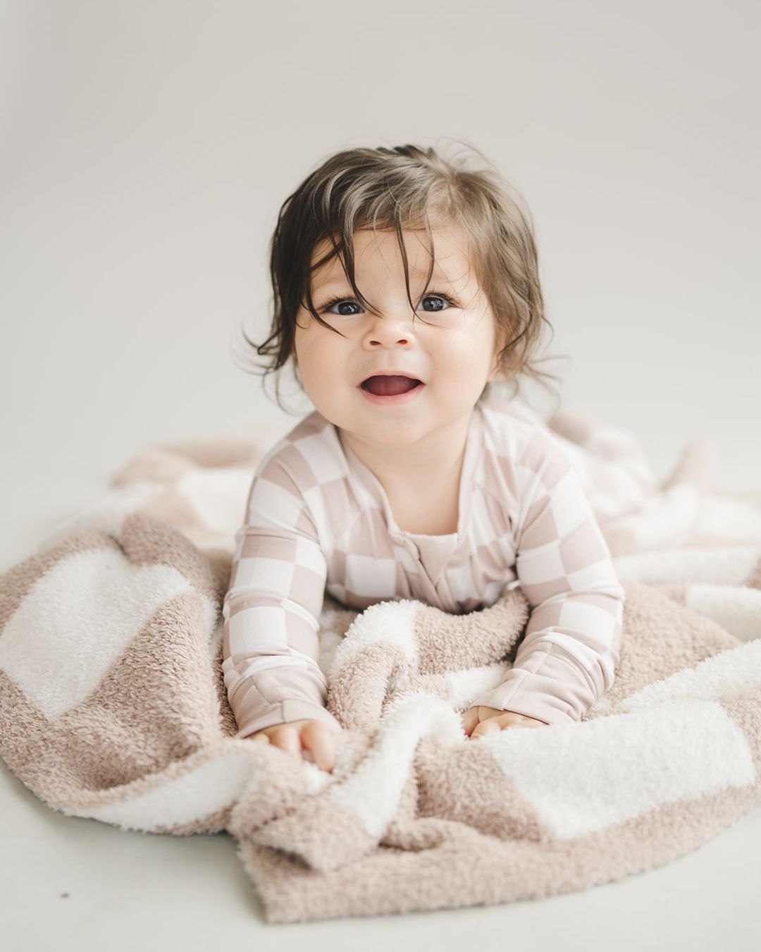 Checkered Plush Blanket | Latte - Plush Blanket - LUCKY PANDA KIDS