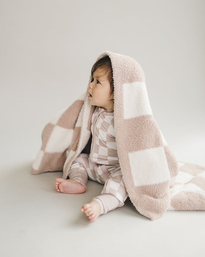 Checkered Plush Blanket | Latte - Plush Blanket - LUCKY PANDA KIDS