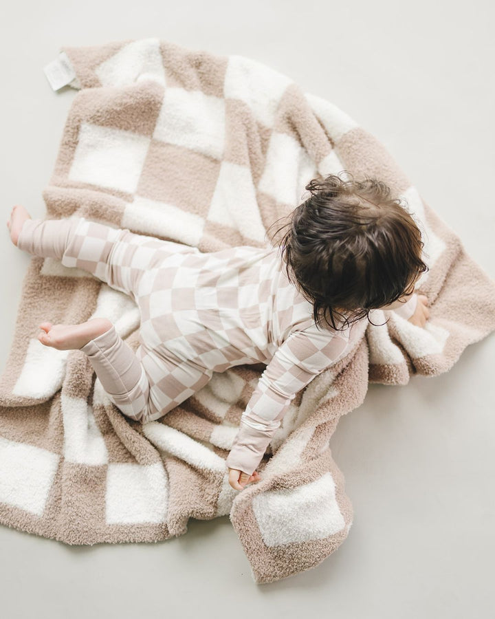 Checkered Plush Blanket | Latte - Plush Blanket - LUCKY PANDA KIDS