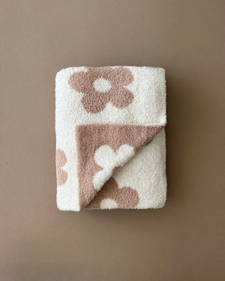 Daisy Fuzzy Blanket | Latte - Plush Blanket - LUCKY PANDA KIDS