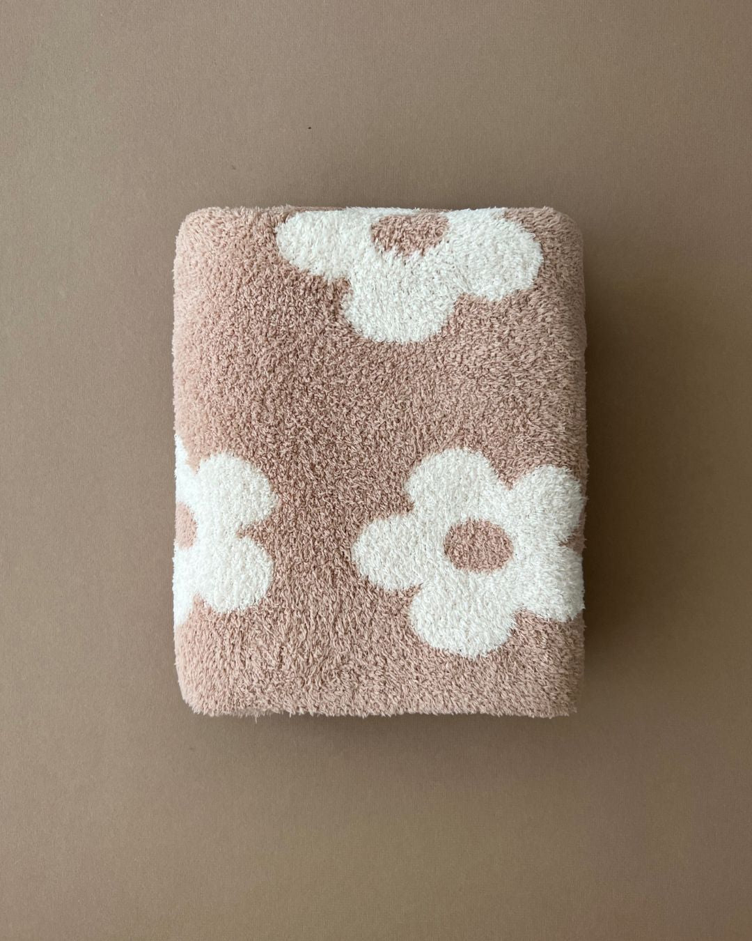 Daisy Fuzzy Blanket | Latte - Plush Blanket - LUCKY PANDA KIDS