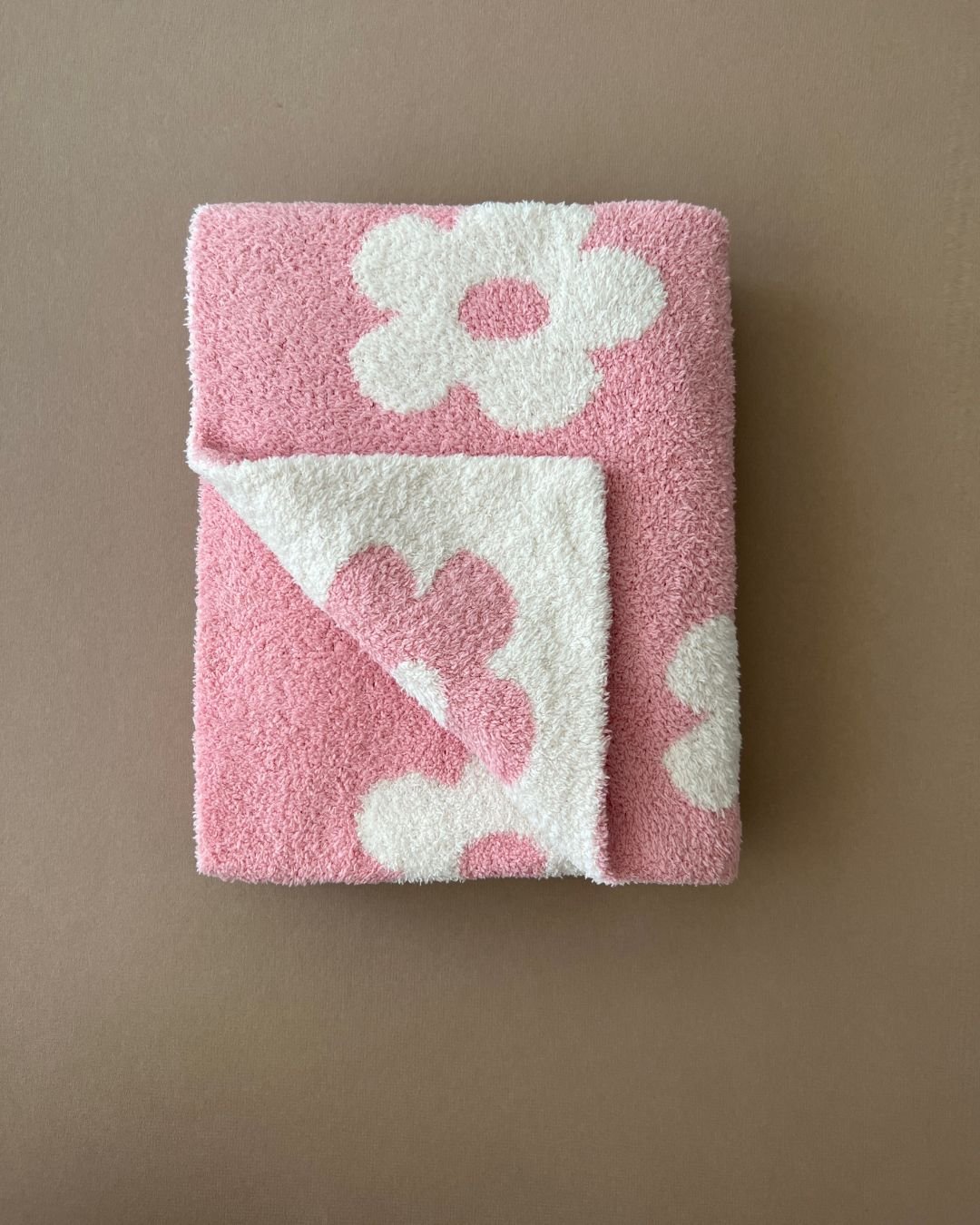 Daisy Fuzzy Blanket | Pink - Plush Blanket - LUCKY PANDA KIDS