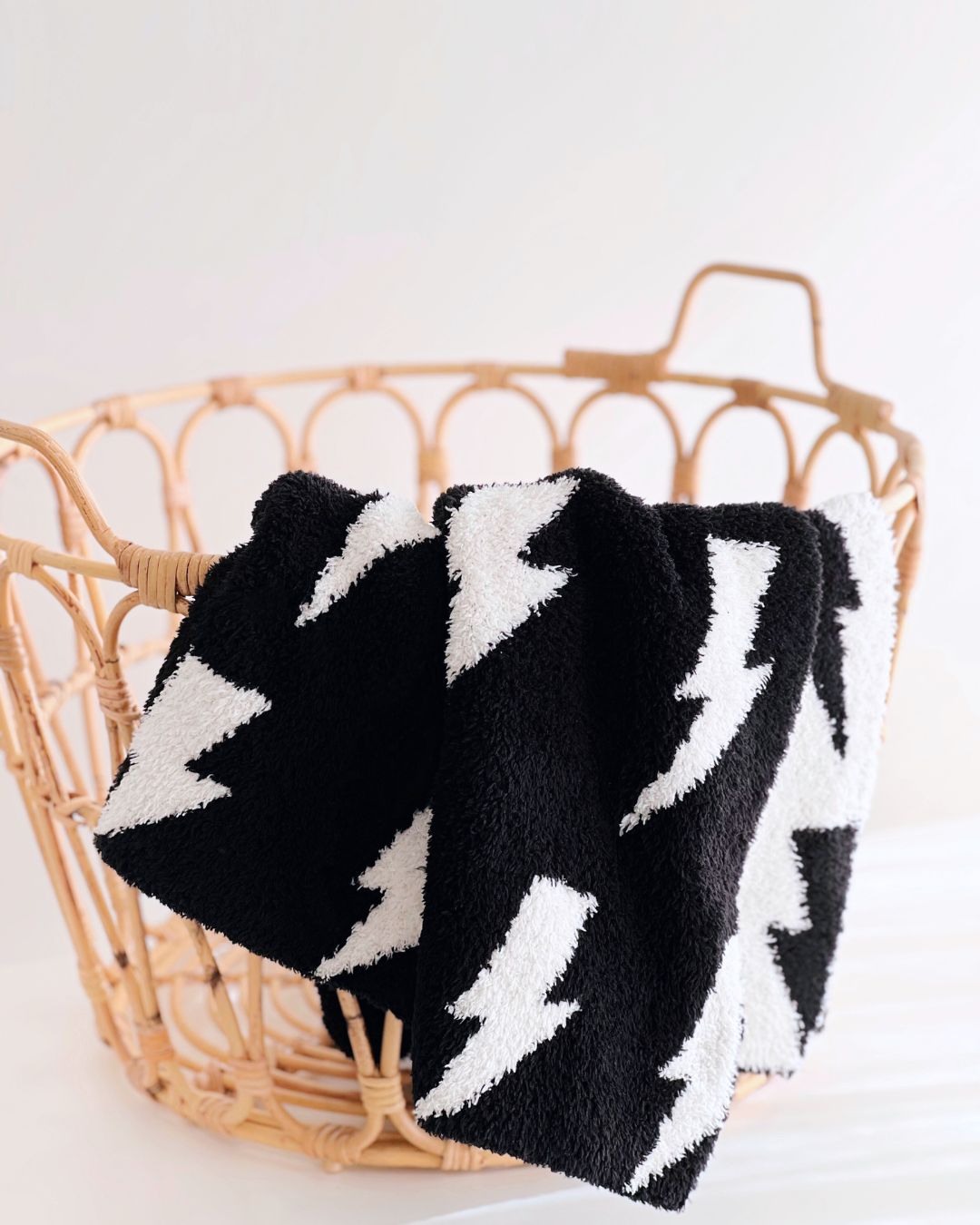 Lightning Bolt Fuzzy Blanket | Black - Plush Blanket - LUCKY PANDA KIDS