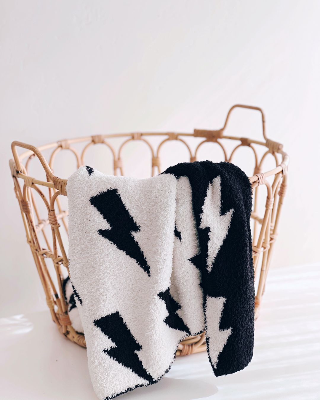 Lightning Bolt Fuzzy Blanket | Black - Plush Blanket - LUCKY PANDA KIDS