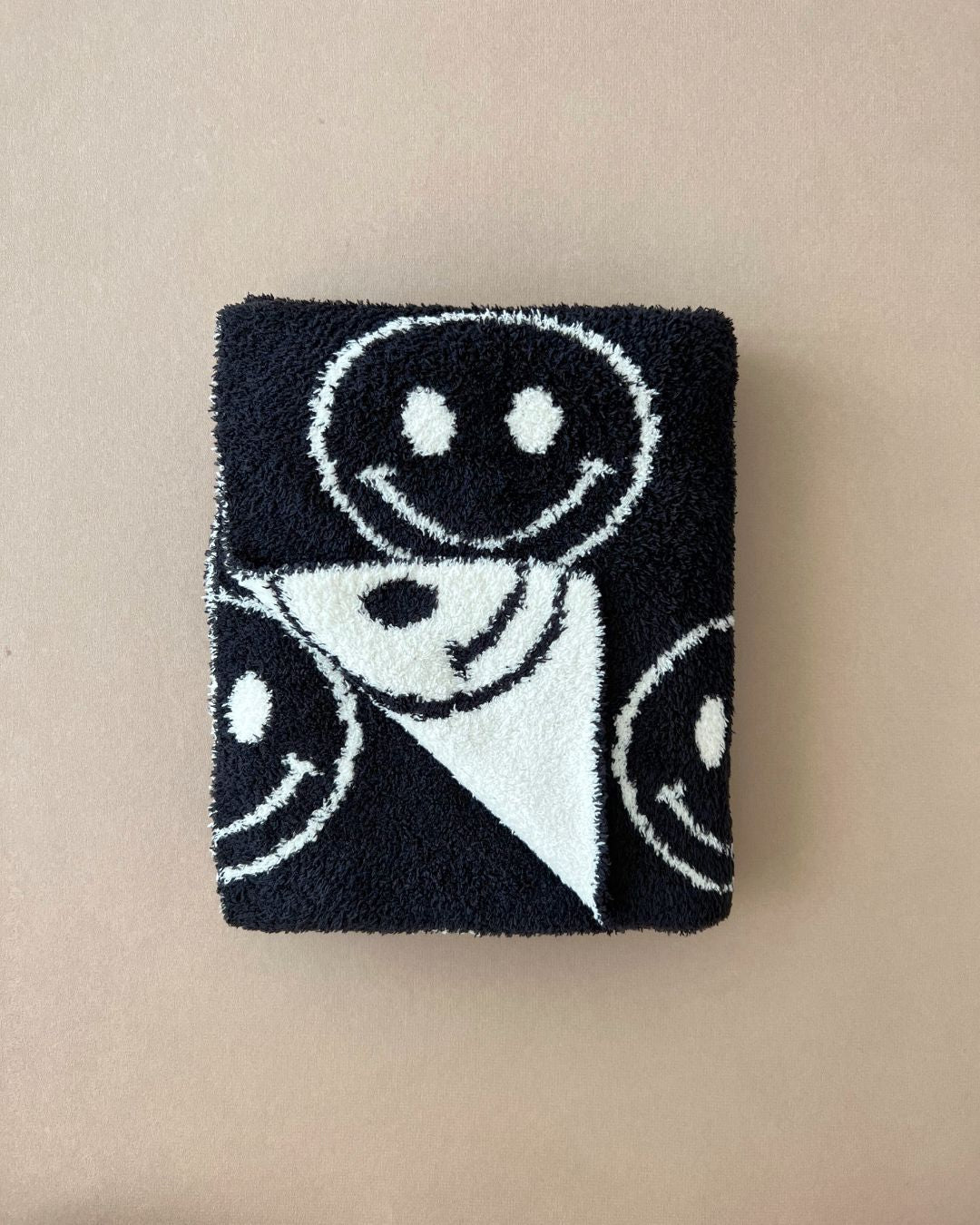 Smiley Fuzzy Blanket | Black - Plush Blanket - LUCKY PANDA KIDS