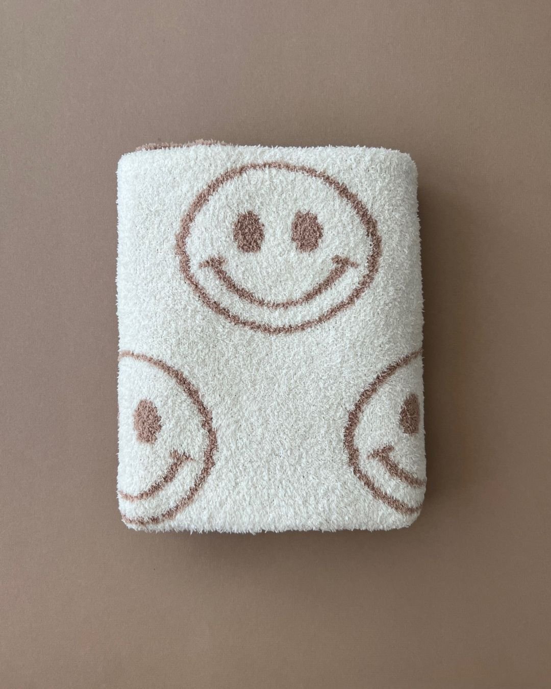 Smiley Fuzzy Blanket | Latte - Plush Blanket - LUCKY PANDA KIDS
