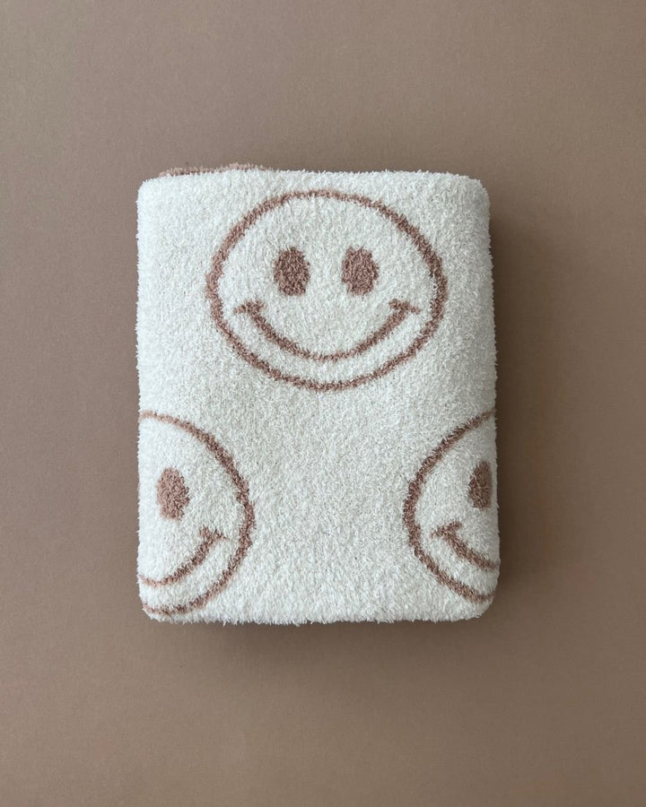 Smiley Fuzzy Blanket | Latte - Plush Blanket - LUCKY PANDA KIDS