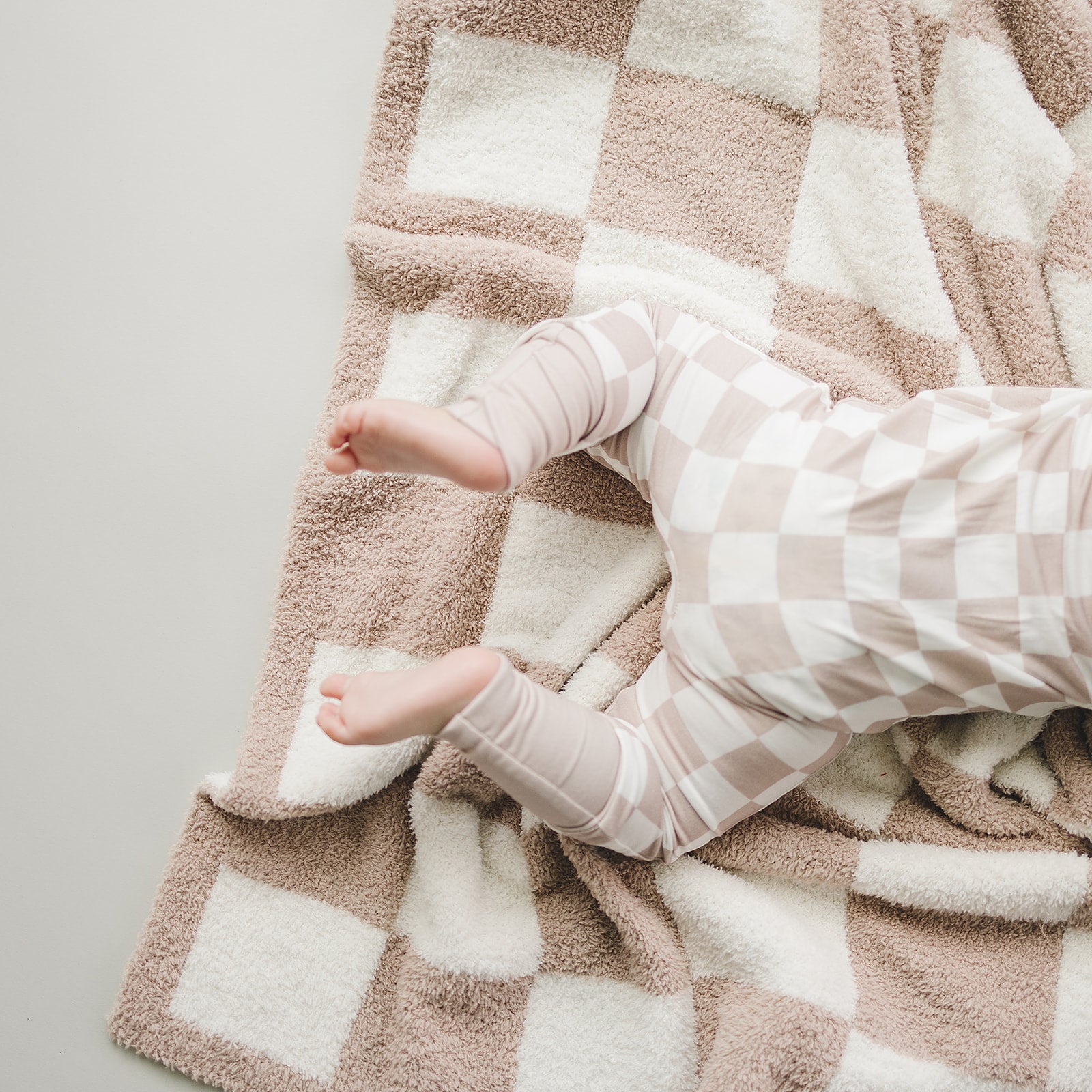 Checkered Plush Blanket | Latte – LUCKY PANDA KIDS