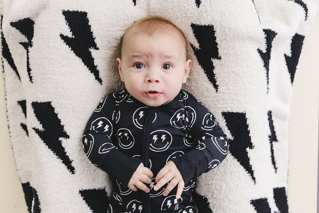 Lightning Bolt Fuzzy Blanket | Black