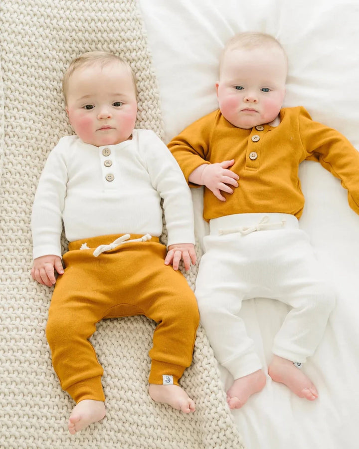 Organic 3 Button Bodysuit, Milk - Baby & Toddler Clothing - LUCKY PANDA KIDS